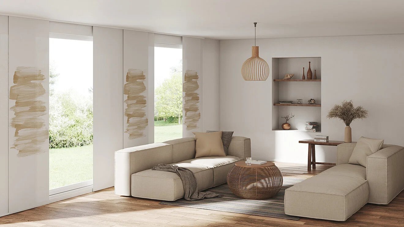 Weiße Flächenvorhänge mit braunem Pinselstrich Design